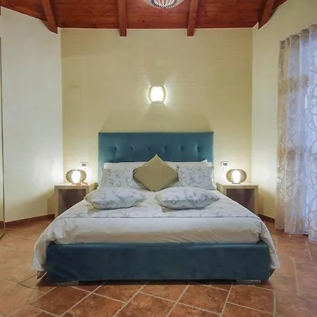 לינה וארוחת בוקר Aiem