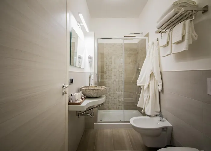 לינה וארוחת בוקר Aiem 4*